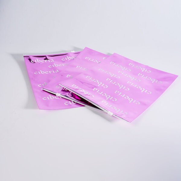 Garment bags, zipper pull bag